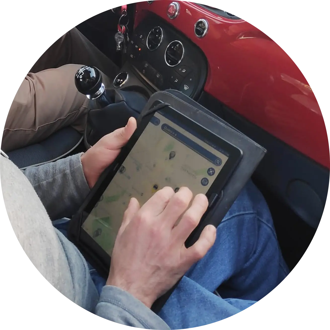 Person using the Spot4Dis app on their tablet
